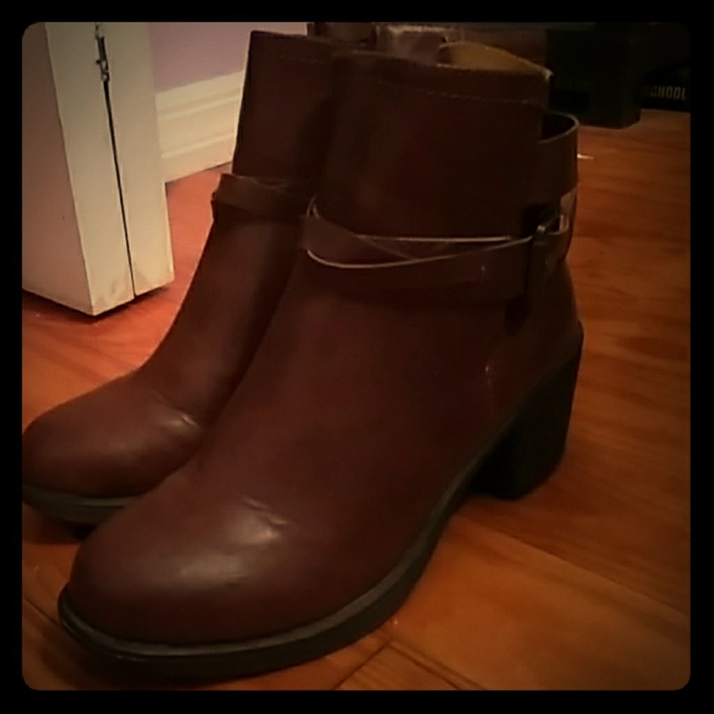 Heel booties.